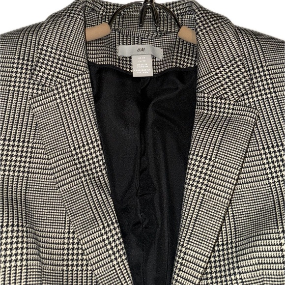 HM plaid blazer, size 2 - Picture 3 of 3